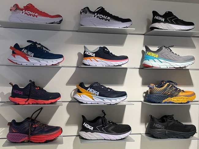 Athletic shoe stores Munich shines repairs near you