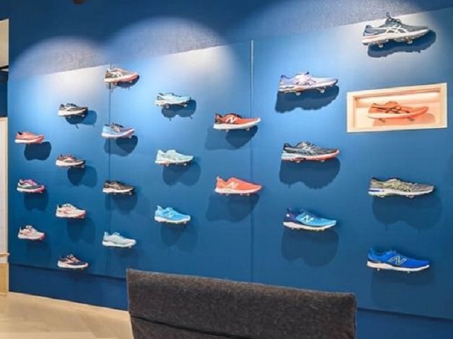Athletic shoe stores Zurich shines repairs near you