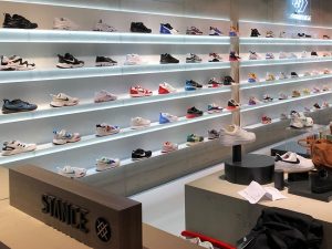 Athletic shoe stores Cologne shines repairs near you