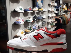 Athletic shoe stores Luxembourg shines repairs near you