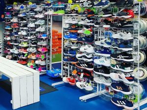 Athletic shoe stores Maui shines repairs near you