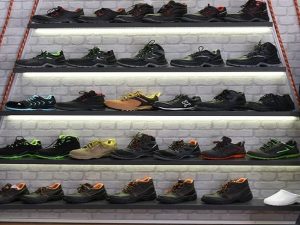 Athletic shoe stores Belgrade shines repairs near you