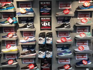 Athletic shoe stores Glasgow shines repairs near you