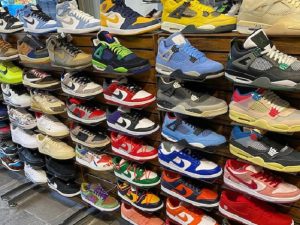 Athletic shoe stores Honolulu shines repairs near you