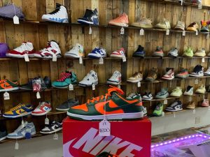 Athletic shoe stores Milwaukee shines repairs near you