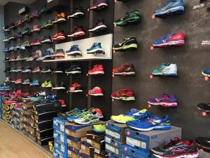 Athletic shoe stores Paris shines repairs near you